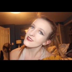 Meet your Posher, Caroline